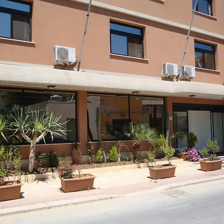 Erice Hotel 3* エーリチェ